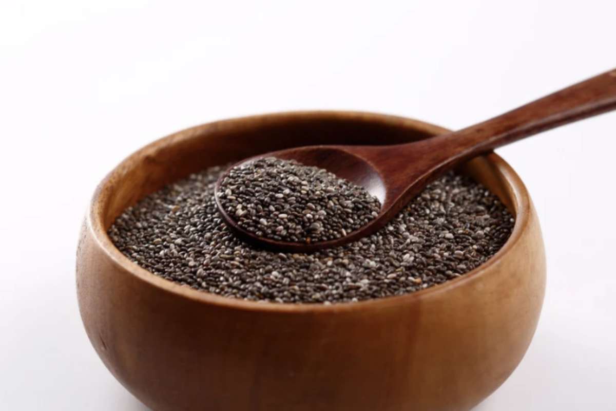 L’introduzione quotidiana di semi nella colazione non solo contribuisce a sgonfiare la pancia, ma apporta anche molteplici benefici a lungo termine.