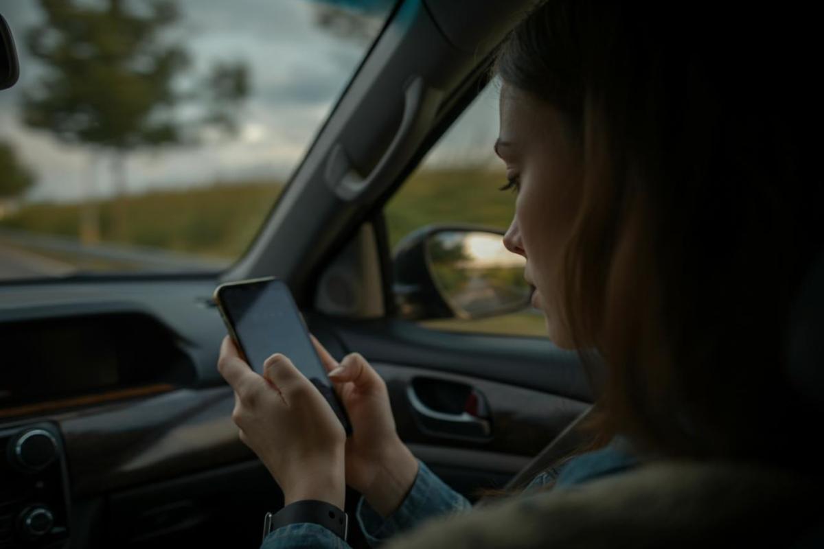 Nausea in auto, risolve lo smartphone