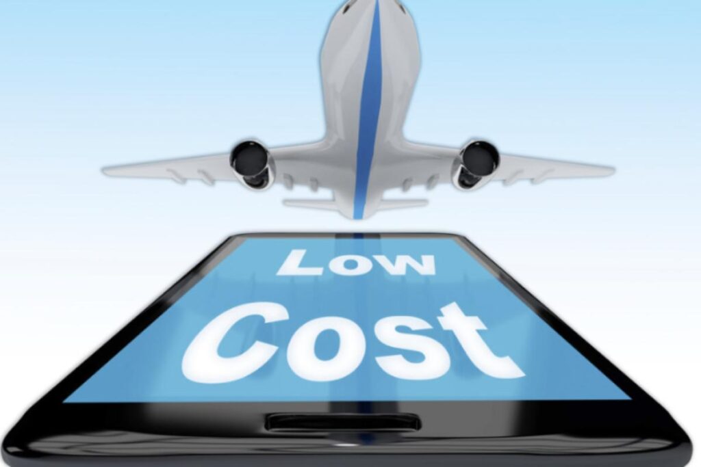 La compagnia low cost continua a consolidare la sua posizione come leader nel mercato dei voli economici,