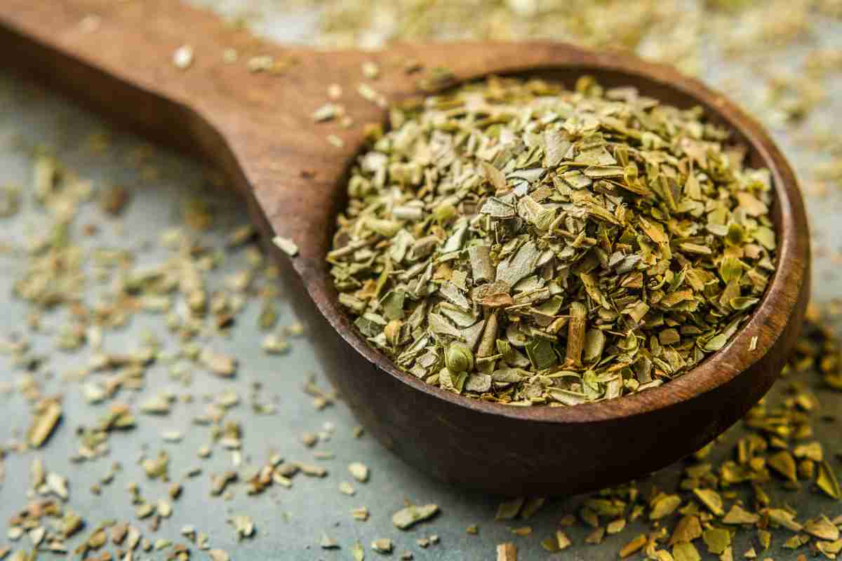 "Pieno di pesticidi": allerta per uno dei cibi più amati dagli italiani