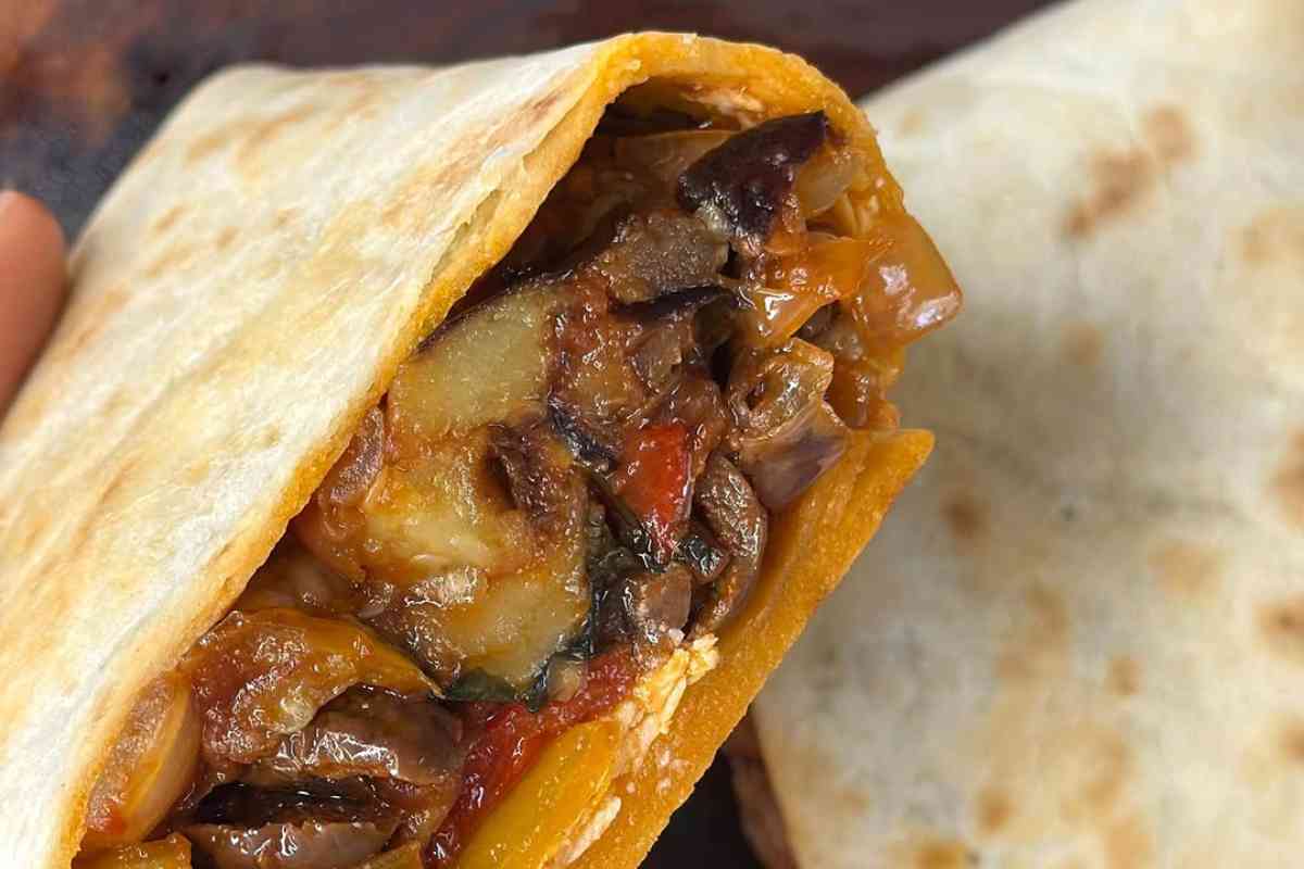 Crudo e mozzarella? Superati! Ora tutti vogliono la piadina alla siciliana