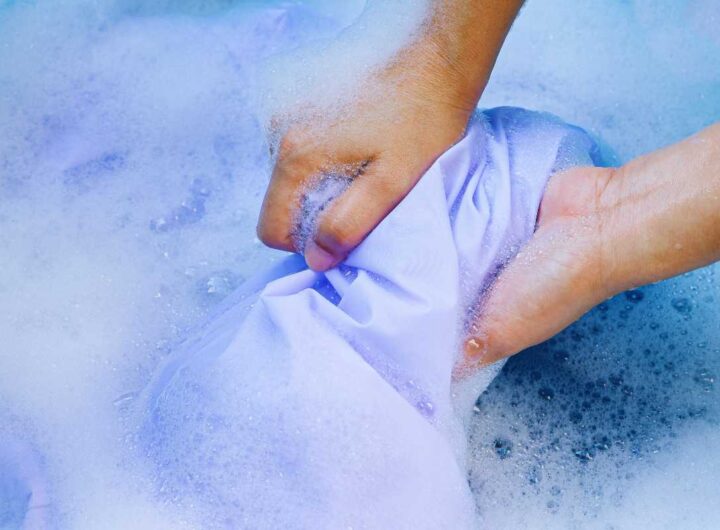 Il trucco virale per eliminare le macchie da crema solare sui costumi
