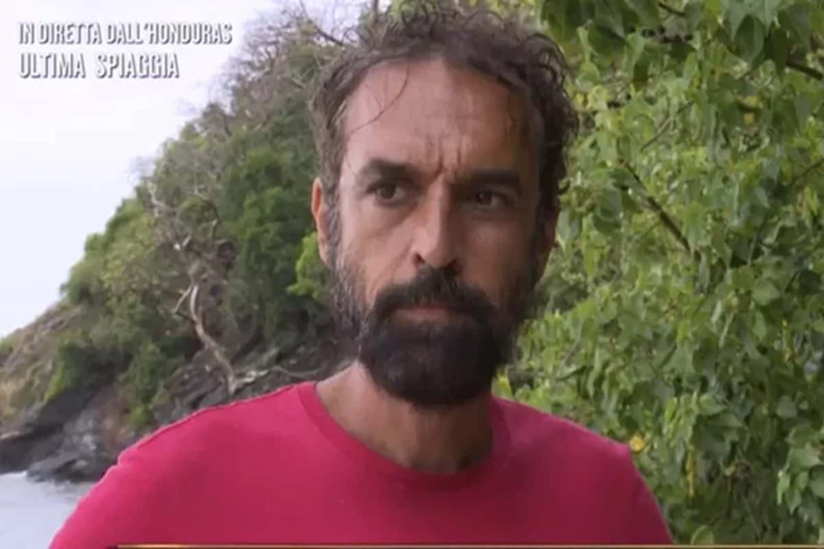 isola dei famosi denuncia