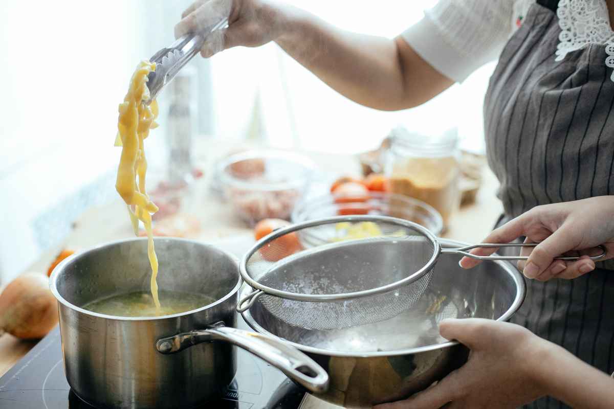 Mai più errori in cucina, il segreto degli chef per una pasta super cremosa